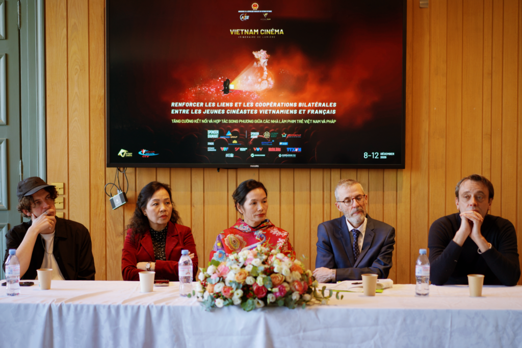 Các diễn giả Việt Nam – Pháp trao đổi trong phiên thảo luận chuyên sâu về đào tạo và phát triển dự án.